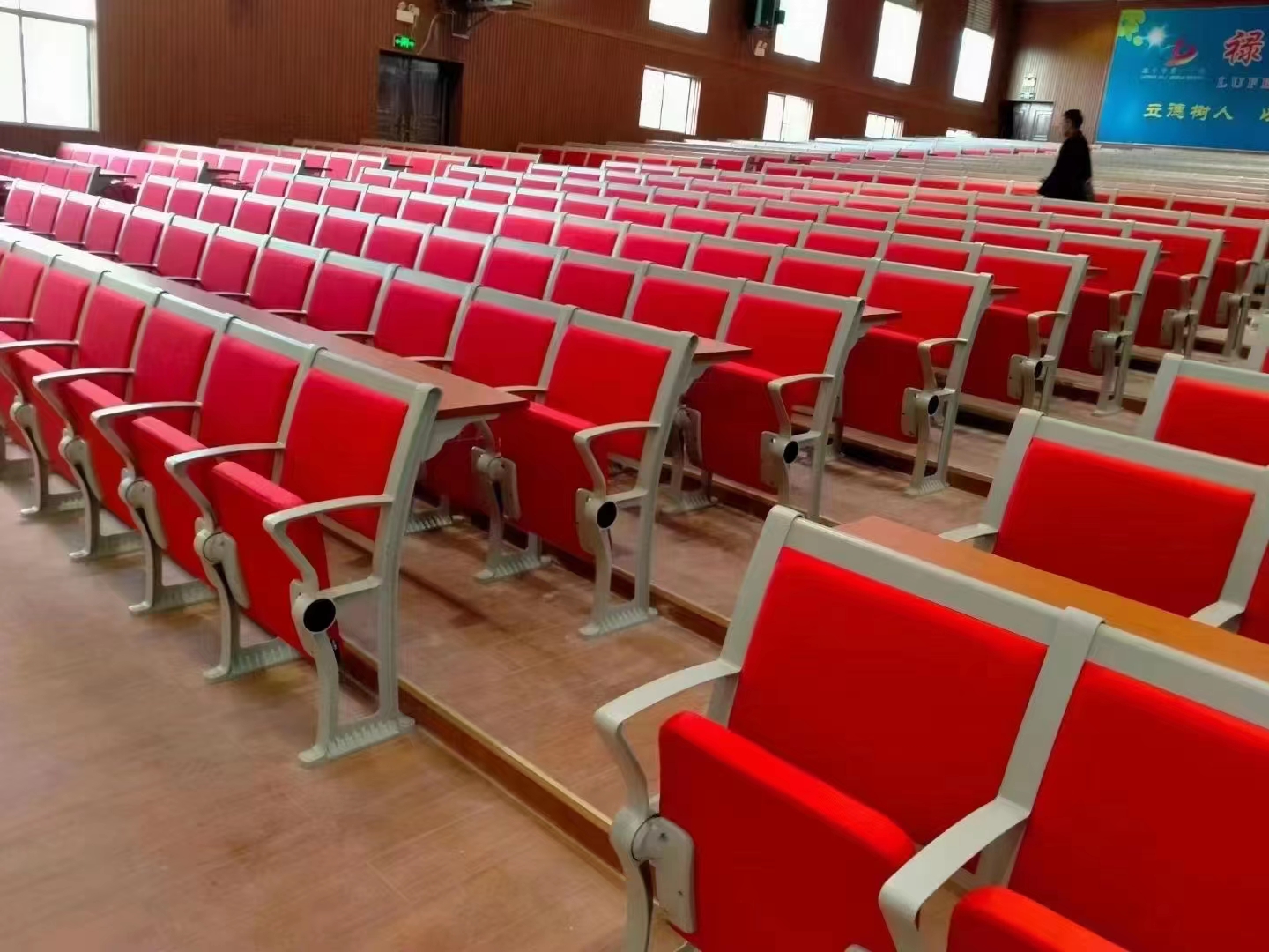 阶梯教室排椅的构成有什么?安装注意事项有哪些?