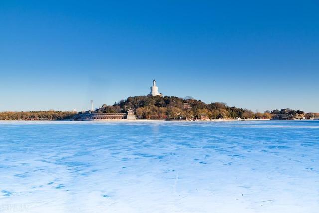 北海公园内的奇景:铜仙承露盘