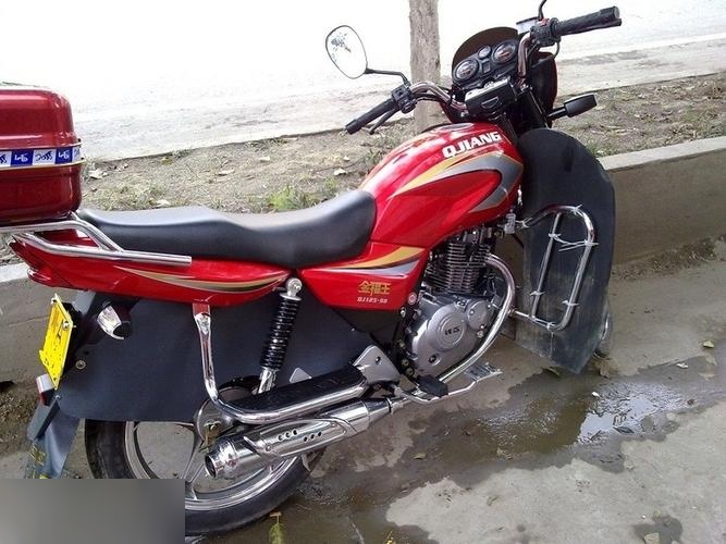 价格方面,钱江禧王125摩托车与银豹系列相当,而福