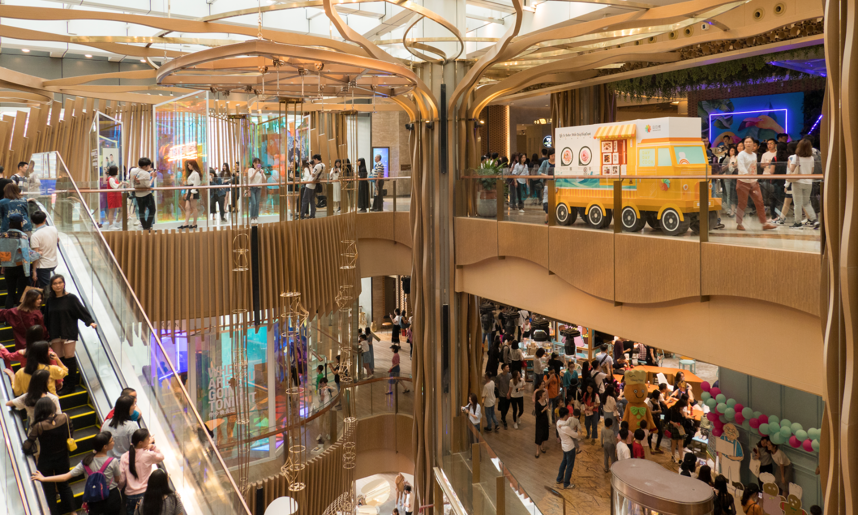 引入大牌限时店,广州k11要转型重奢?