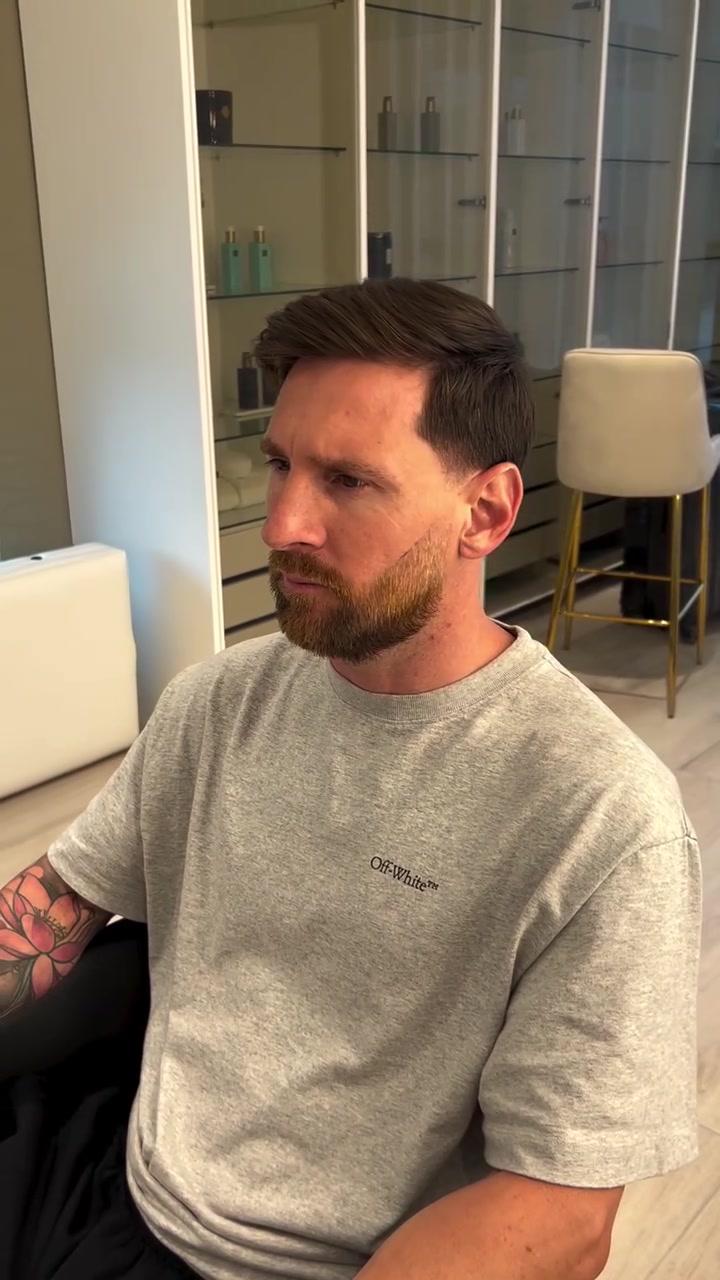 理发师社媒晒梅西新发型