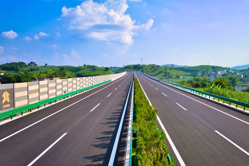 通行时间缩短一半!崇爱高速全线建成通车