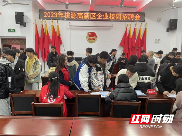 石门五中教师考察团赴澧县二中调研交流