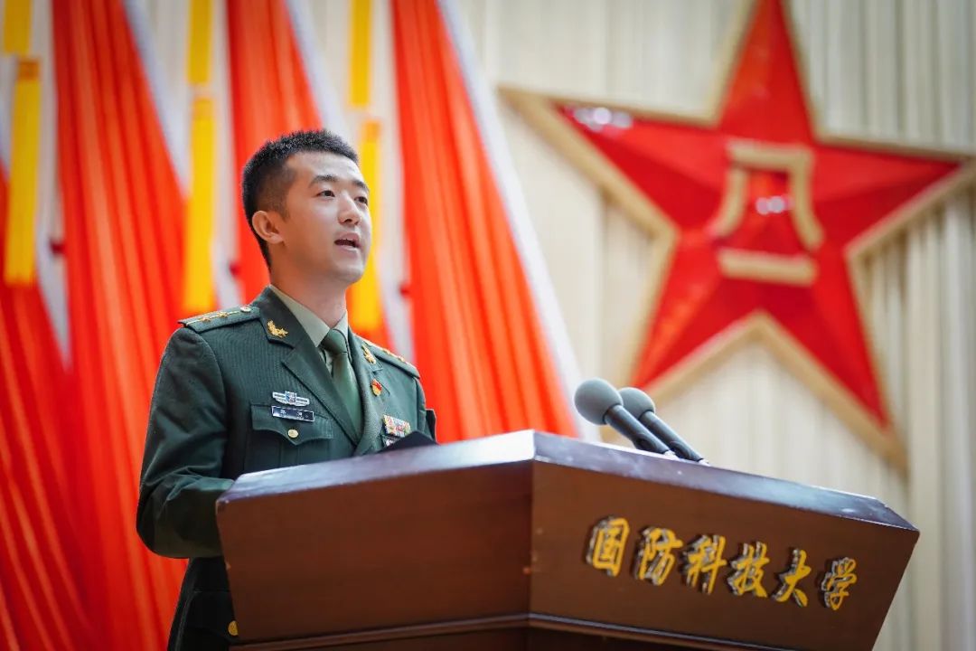 国防科技大学的毕业典礼,网友直呼:太燃了!