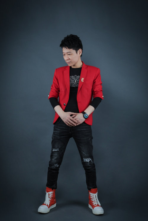 原创歌手朱卫明《兄弟情》新歌首发 致敬好兄弟