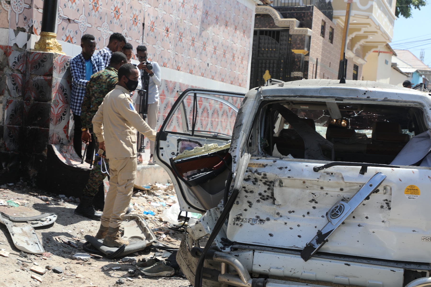 (国际)(3)索马里政府发言人在自杀式袭击中受伤