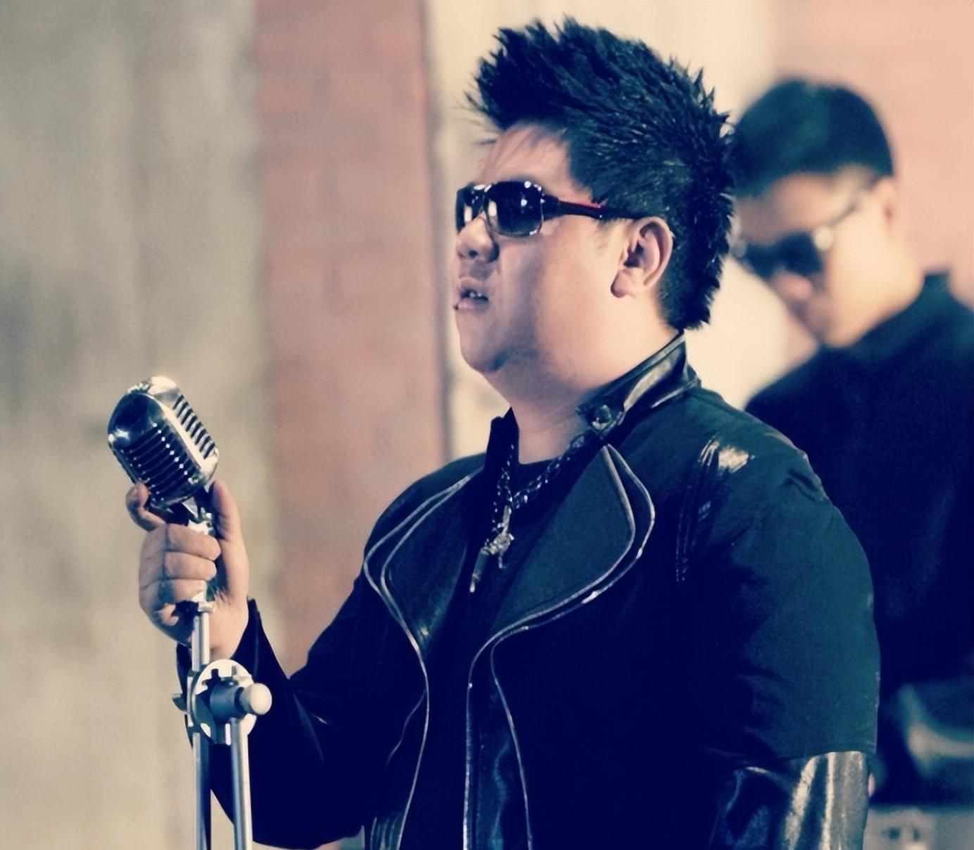 善恶到头终有报!嚣张的"盲人"歌手杨光,终已走上了一条不归路