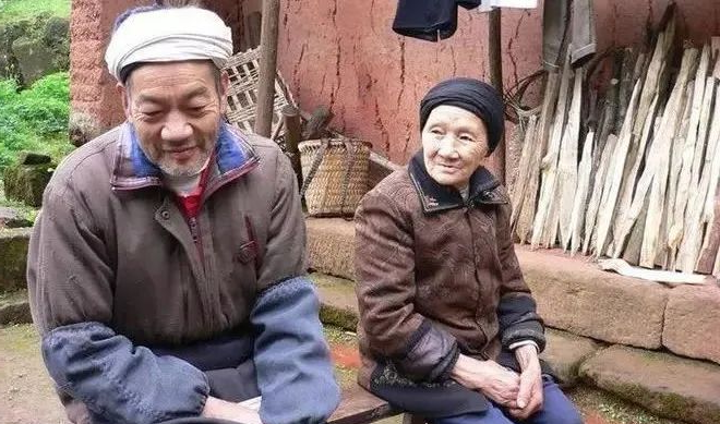 深山中的永恒爱情:刘国江与徐朝清的传奇故事