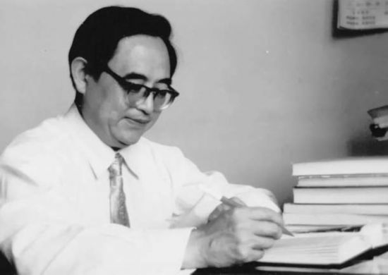 秦元勋:隐姓埋名铸"两弹"