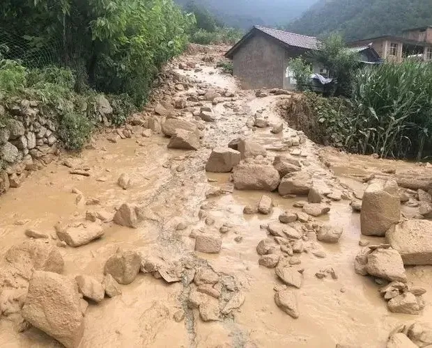 梦见遇到泥石流是什么意思（梦见遇到泥石流是什么意思呀） 梦见碰到
泥石流是什么意思（梦见碰到
泥石流是什么意思呀） 卜算大全