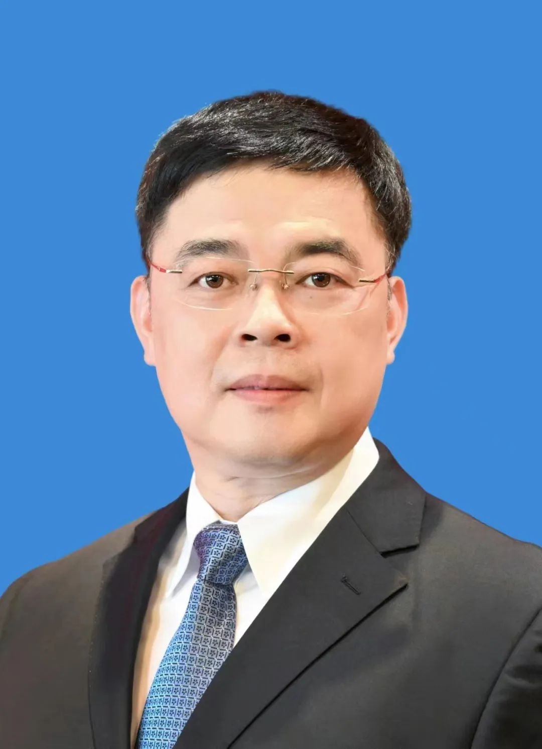 张忠被任命为江苏省监察委员会副主任,代理省监察委员会主任职务