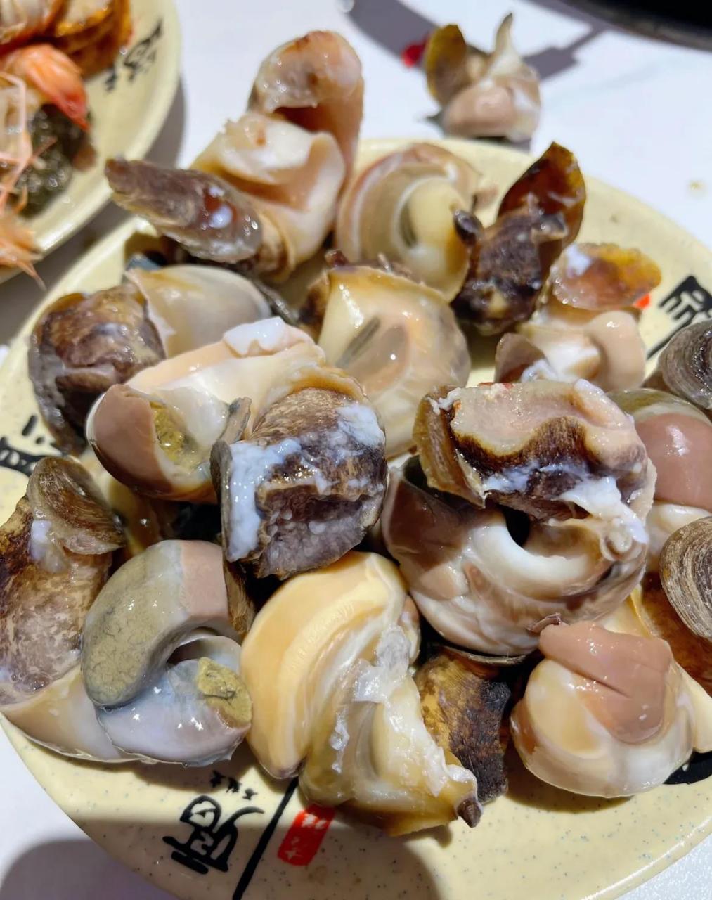 我蚬子都好吃不起了,哪敢说还不稀得吃红鲤螺,有多少吃多少.