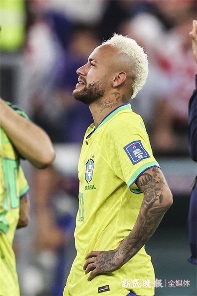 哈亚丨让足球的欢乐和希望穿越夜空