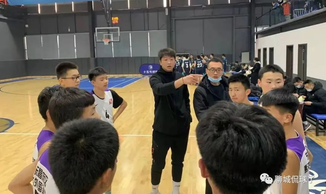 孟达外国语虎年首冠开门红初中男子篮球迎新杯强势夺冠