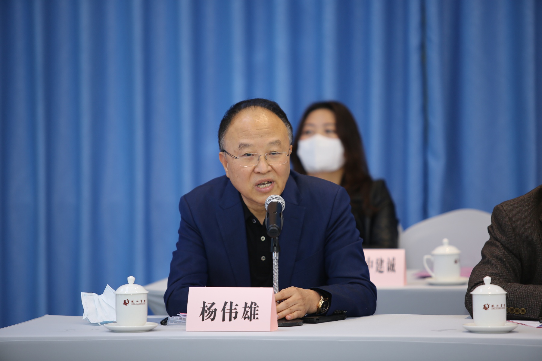 邓向明市长一行赴广州走访调研建筑企业并召开建筑业高质量发展座谈会