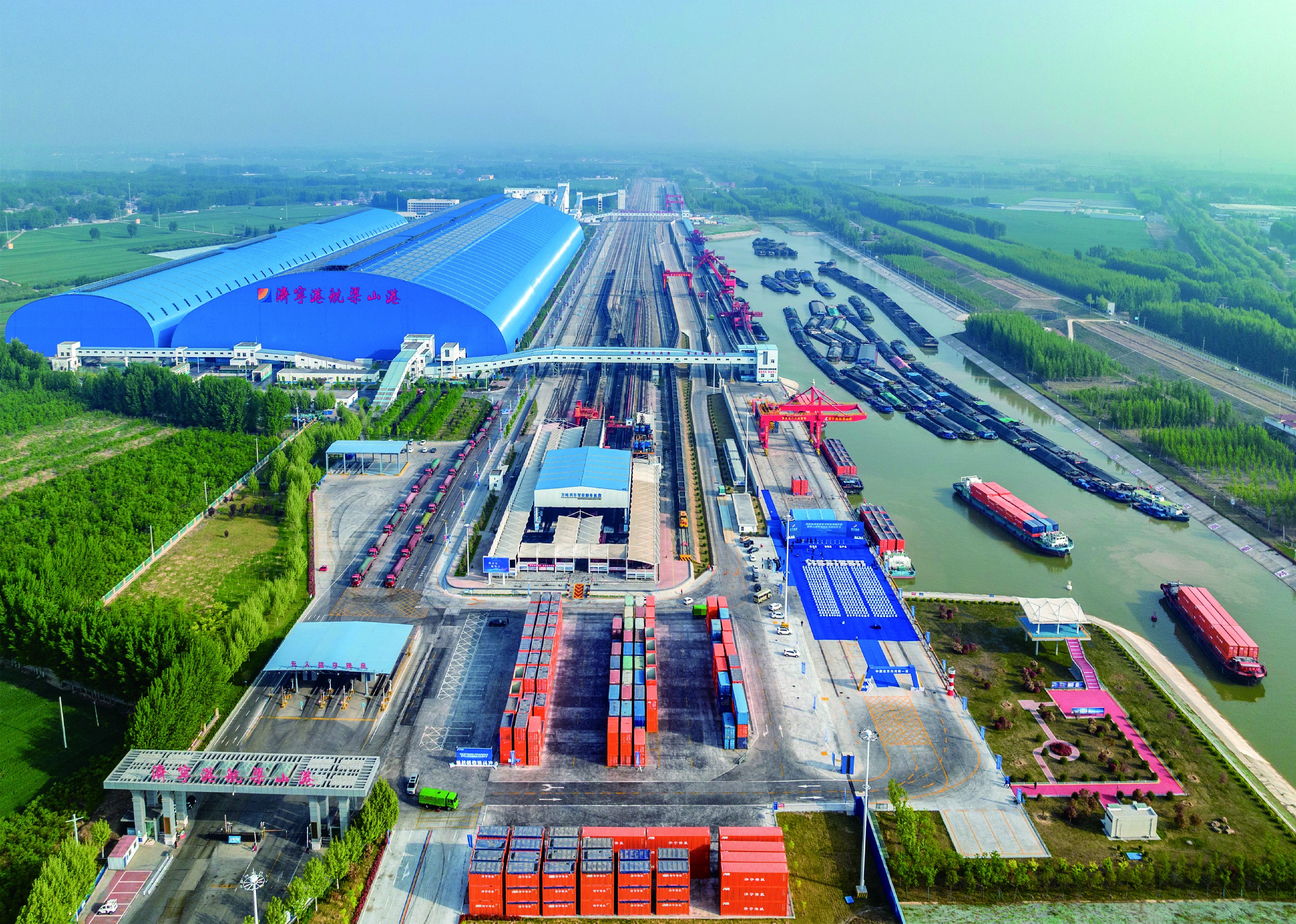 干在实处 勇立潮头 梁山港巧绘"一带一路"内河新画卷