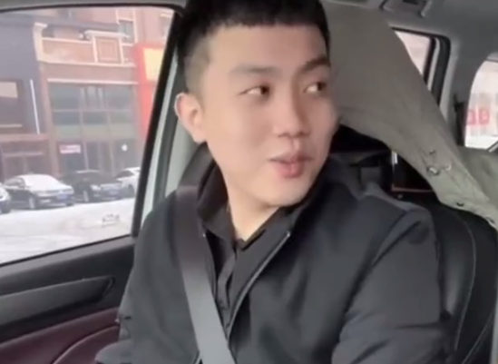 网红刘老大开始否认出轨于老师的堂弟,于老师直播回应后你站谁?