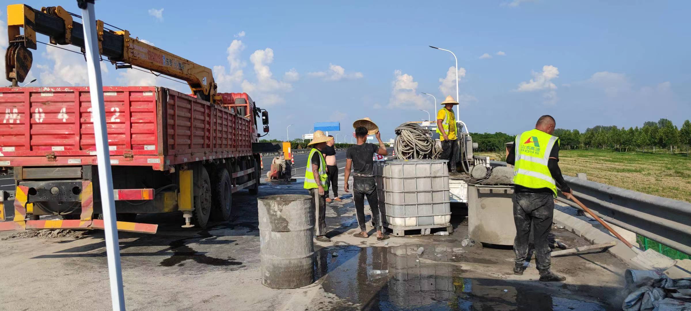 巴彦淖尔高速路路面下沉注浆施工