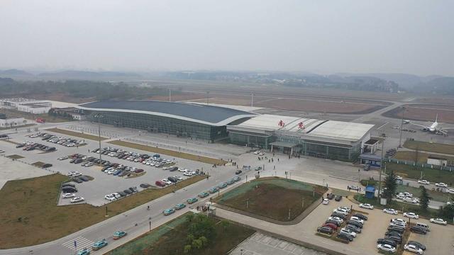 高坪机场荣获"南充市优秀服务业企业"称号