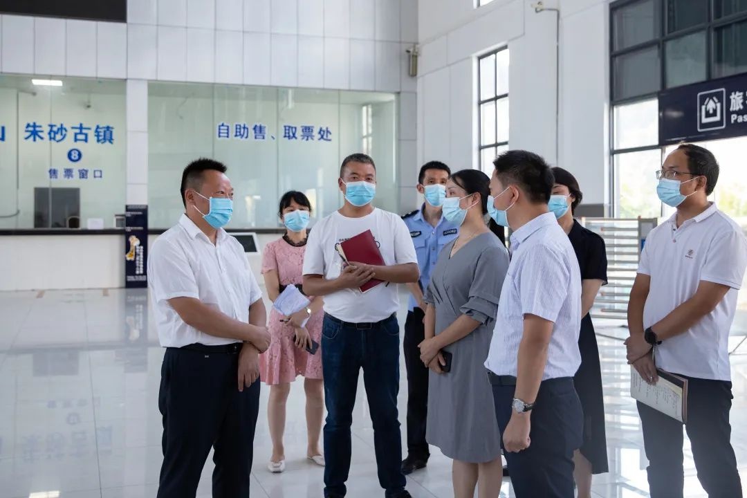 商友江到主城区调研文明城市创建工作