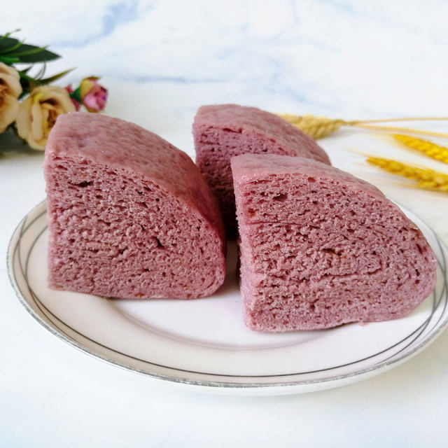 一次发酵的紫薯千层发糕,颜色美美哒,层次也很多