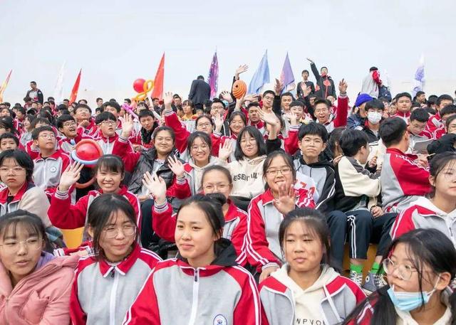 团结友谊,拼搏进取!莒县二中举行2021年秋季田径运动会