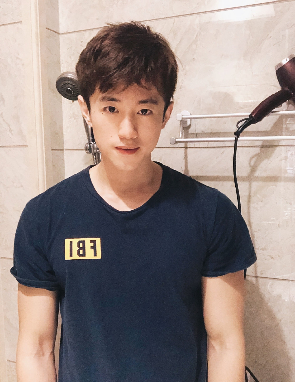 90后极品奶爸贝栋泽,爱情与事业双丰收的网红型男