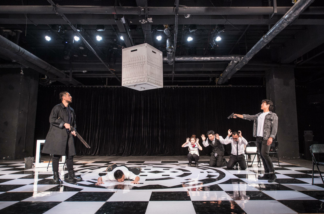 「今日上演」一部会让你疼的喜剧《你好,打劫!》