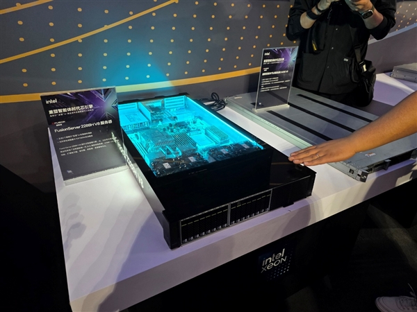 Intel至强6+：再现CPU王者之风！一个机柜60000+核心