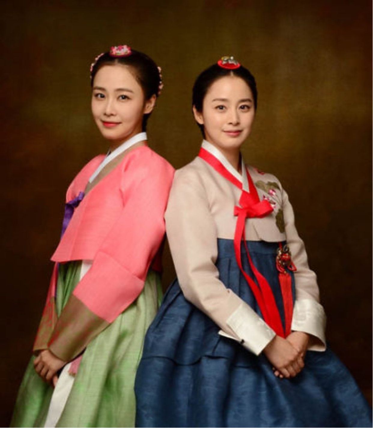 为什么韩国人可以大方的穿韩服,中国人却不能穿汉服?