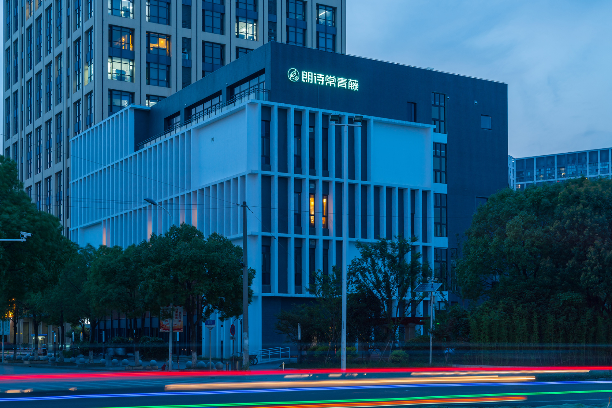 上海高端养老中心_上海绿地国际康养城地址电话