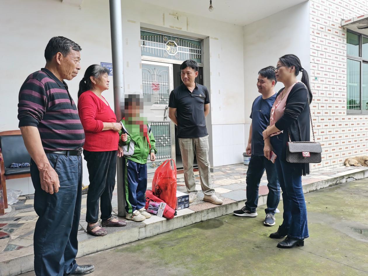 天心区南托街道沿江村:淡淡粽叶香,粽是关爱情