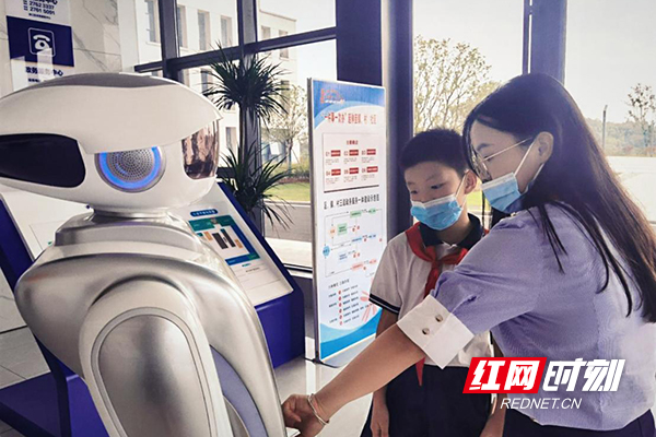 株洲市二中青龙湾小学开展少先队校外实践活动