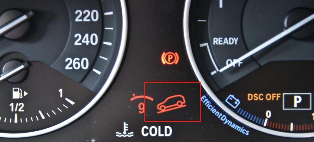 下坡辅助系统在工作时