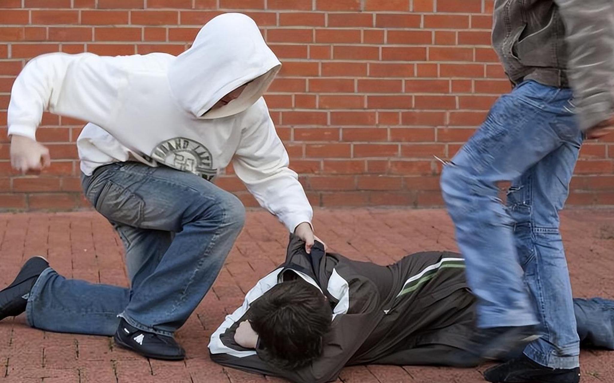 "1998年,西安一高中生因校园暴力被活活打死!