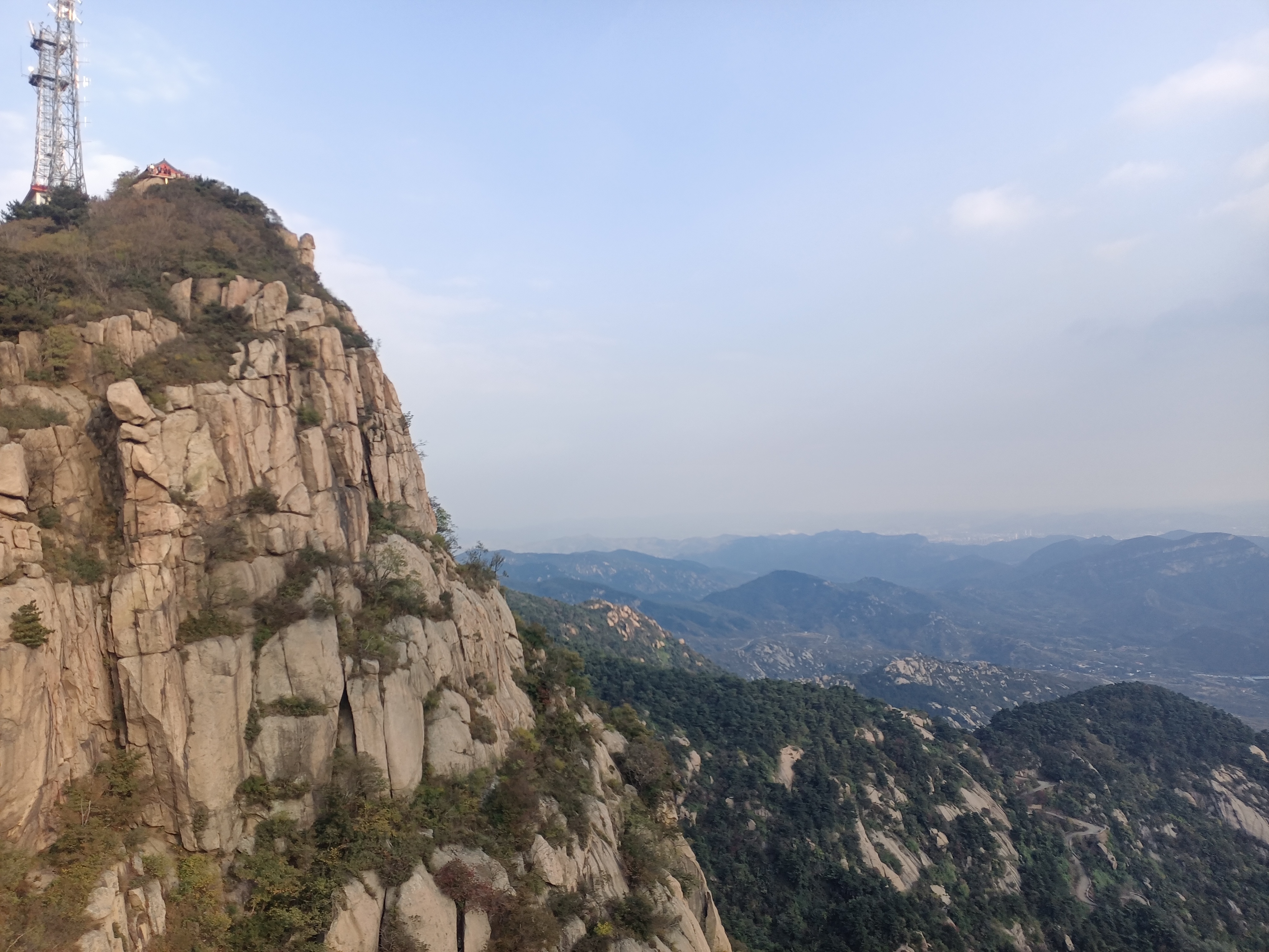 鲁山山脉图片