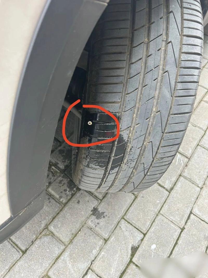 汽车轮胎扎钉子了还能开吗