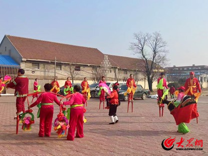 潍坊诸城:辛兴镇舞动扭出幸福年,"村晚"好戏闹佳节
