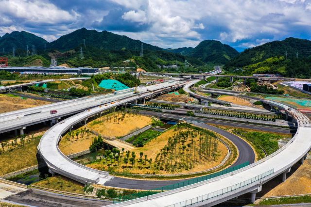 临金高速於潜枢纽建设全面推进