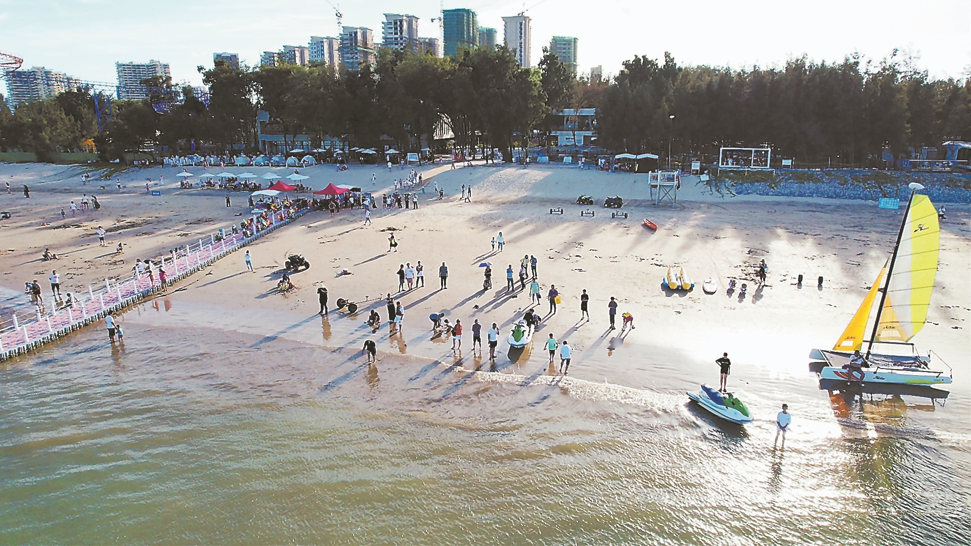 东山彩蝶湾成为夏日旅游热门打卡地