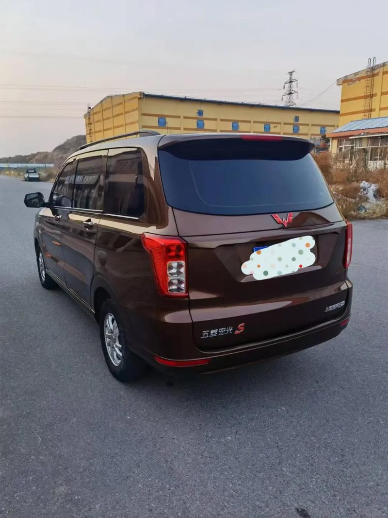 五菱宏光七座的动力是否足够日常使用?