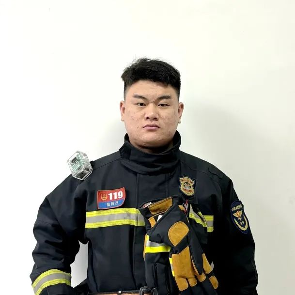 顾丹燕顾备根女儿朱柏影萧山区融媒体中心主持人关于"见义勇为"你是否