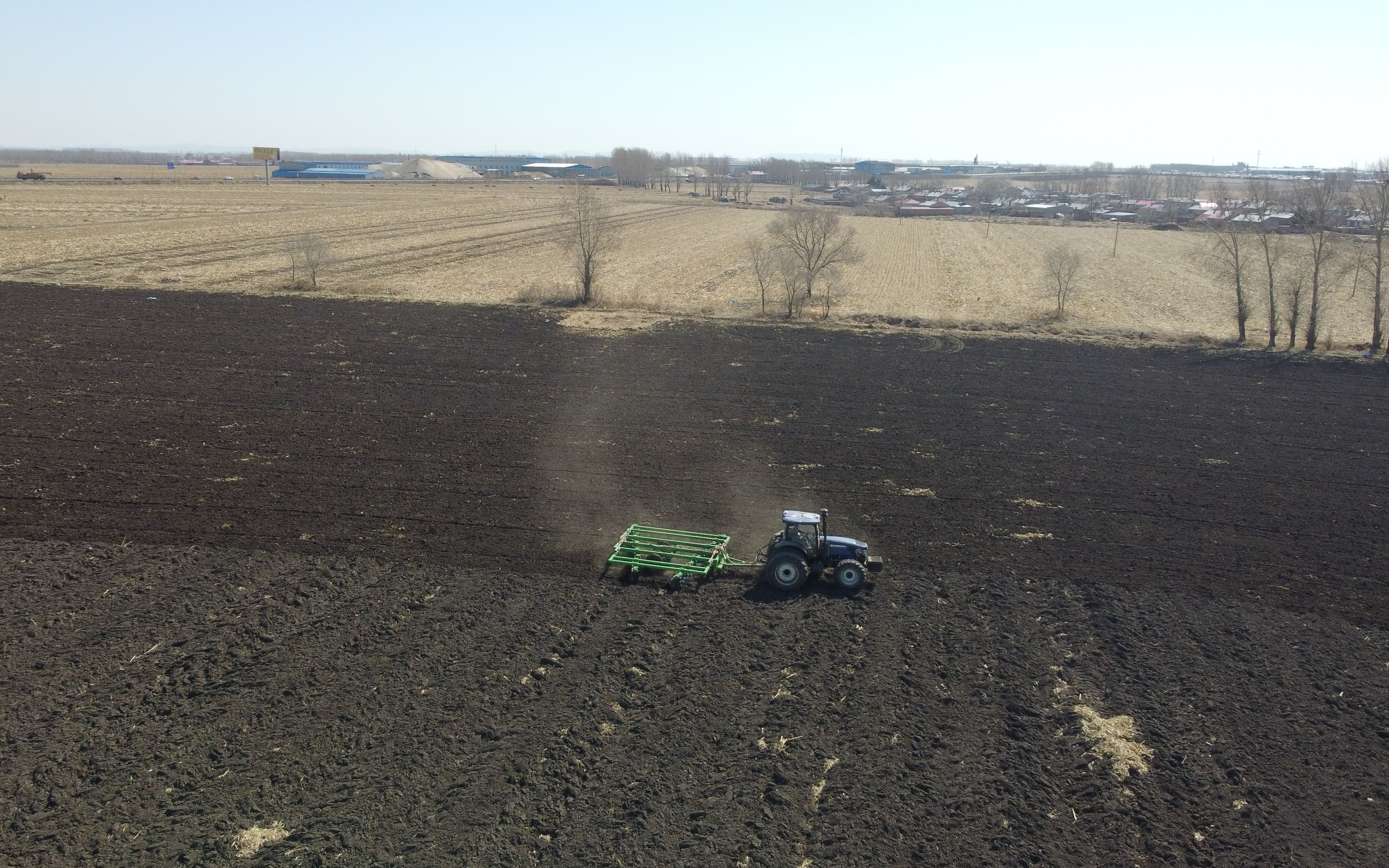 《黑土地保护法》8月1日正式实施 非法买卖黑土将受重罚