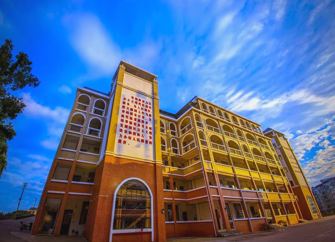 容县高中:八十三年育人辉煌,无数英才耀未来