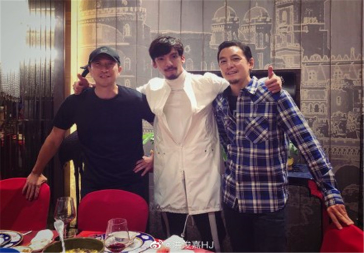 吴彦祖王千源电影《除暴》票房破亿,动作劲爆,浴池肉搏显身材