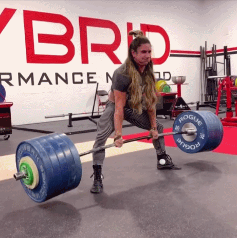 力量界的女神,硬拉465斤,而且对冲击更高重量永不停息