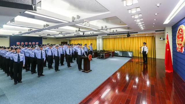 湖北公安|湖北省公安厅举行宪法宣誓仪式