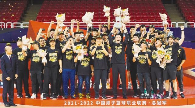 总冠军是怎样炼成的——辽宁男篮征战2021—2022赛季综述(上)