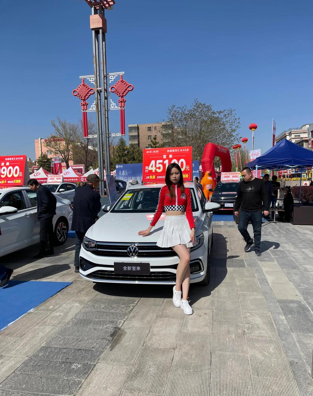 甘肃武威的美女车模!