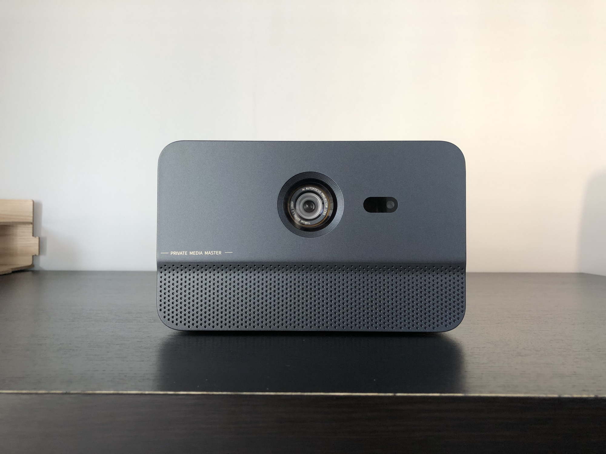 mtk超级芯片造就"王炸"巨幕 长虹q3家用投影仪评测